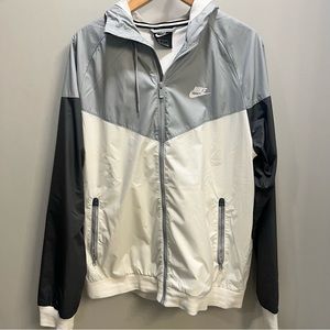 Nike Sportswear Men's Windrunner Jacket,size M like new